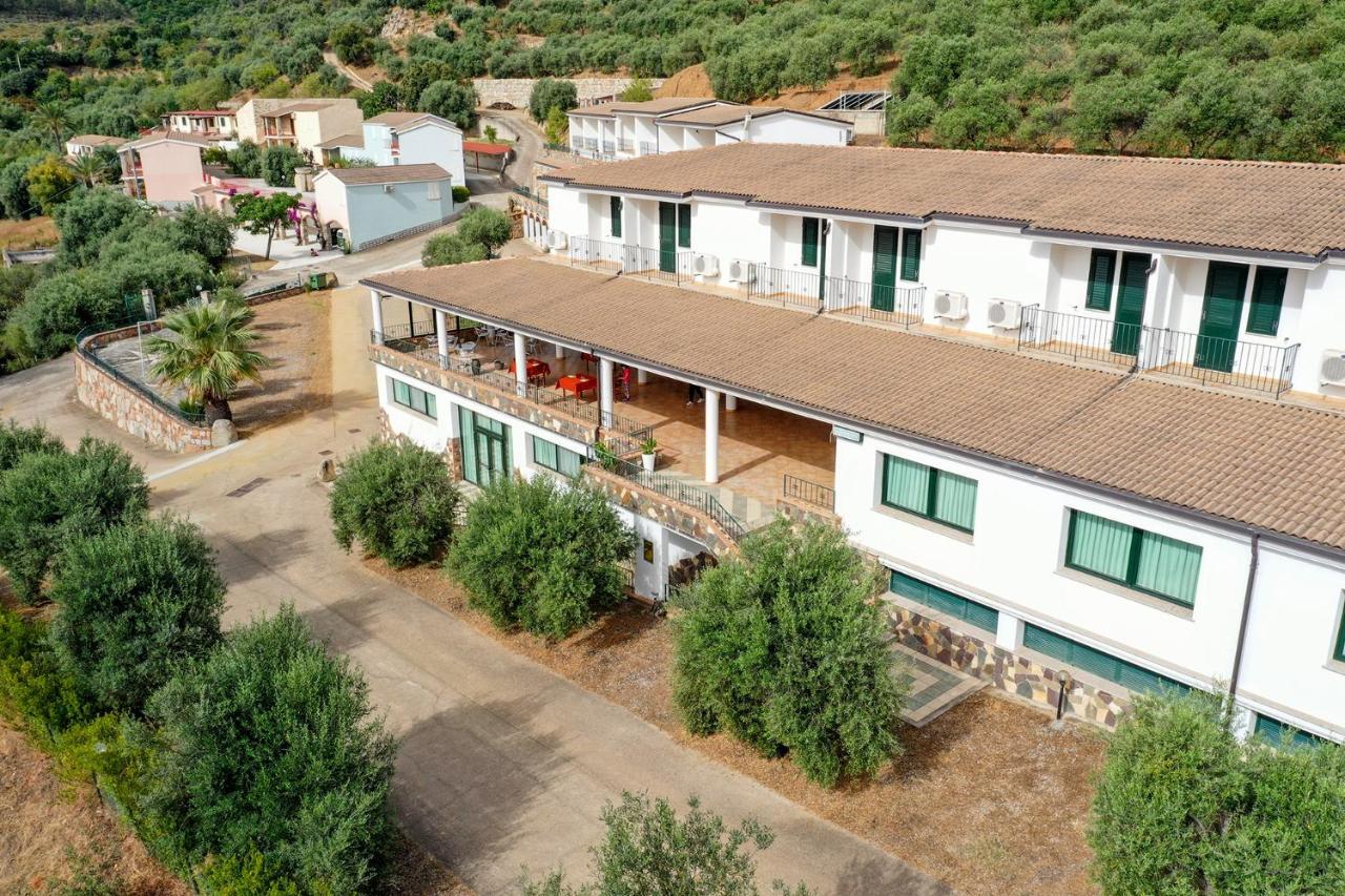 Hotel Is Murtas Jerzu Exteriör bild